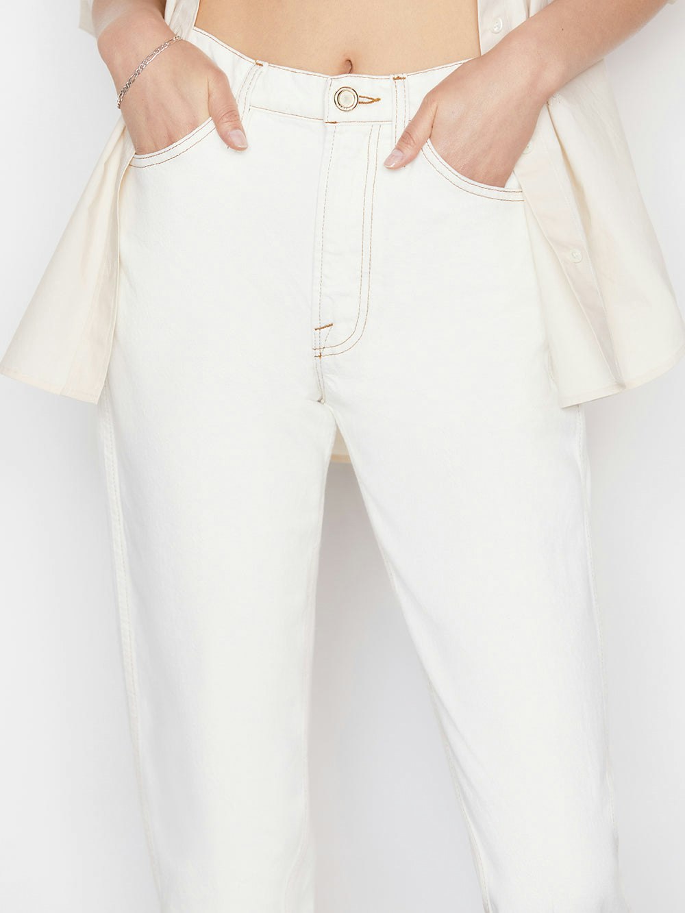 jeans front view alt:size alt:fit1